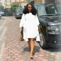 Elegante abito corto bianco taglie forti con maniche a pipistrello e pieghe - 3XL / Vestiti / Bianco