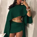 Elegante set da resort due pezzi verde scuro con top monospalla e minigonna a portafoglio - Verde Scuro