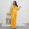 Mono elegante de manga larga en amarillo y blanco con diseño de cinturón en la cintura - S / Conjuntos / Amarillo