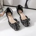 Eleganti ballerine nere con strass a punta quadra e fiocco scintillante con cinturino - 34 / Nero