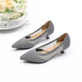 Scarpe a punta in maglia grigia con tacco kitten e design a rete traspirante - 35 / Grigio