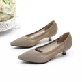 Elegante khakifarbene Strick-Pumps mit spitzer Zehenpartie und feinem Mesh-Design - Khaki