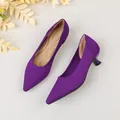 Elegante lila Flyknit-Kitten-Heels mit spitzer Zehenpartie und feiner Strickstruktur - Lila