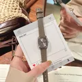 Elegante reloj retro cuadrado con estampado de leopardo y correa fina de cuero gris - Correa Gris Leopardo Marco Plateado