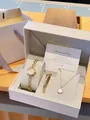 Coffret cadeau bijoux montre, bracelet et collier en or vintage dans une boîte blanche - Or (2634)