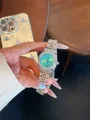 Reloj de cuarzo elegante para mujer en acero plateado con esfera turquesa y bisel de cristal - Estilo Strass Plateado (77215) / Plata Esfera Azul