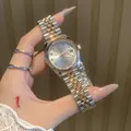Elegante reloj IBSO para mujer en oro rosa y plata con bisel acanalado y ventana de fecha - Oro-Plata Blanco