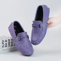 Mocasines morados de primera calidad para hombre con patrón de avestruz y hebilla metálica - 39 / Púrpura