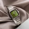 Elegante Damen-Quadratuhr mit grünem Sonnenschliff-Zifferblatt und Edelstahlarmband - Quadratisch (1903) / Kleines Klavierband Silber Grün