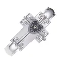 Dettaglio dell'orologio a bracciale a croce argento con quadrante nero a cuore. - Argento Nero