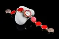 Elegante orologio da polso da donna in oro rosa con maglie circolari in smalto rosso - Rosso