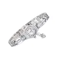 Primo piano di un elegante orologio da polso in argento con ciondolo a cuore - Argento Bianco-Numeri Completi
