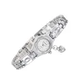 Dettaglio ravvicinato di un elegante orologio a bracciale argento con ciondolo cuore - Argento Bianco-Numeri Parziali