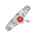 Dettaglio di un elegante orologio a bracciale da donna argento con quadrante rosso - Argento Rosso-Numeri Parziali