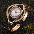 Dettaglio dell'orologio a bracciale ogyawatch in oro rosa con strass e quadrante bianco - Cassa Oro Rosa Quadrante Bianco