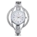 Primo piano dell'elegante orologio a bracciale ogyawatch argento con cornice in strass - Stile Zirconia Rotonda / Argento (Quadrante Rotondo Bianco)