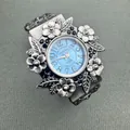 Elegante orologio a bracciale vintage con incisione floreale in argento e quadrante azzurro - Stile Inciso Vintage / Argento Antico (Quadrante Intagliato Blu Chiaro)