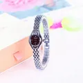 Elegante orologio da polso al quarzo color argento da donna con quadrante nero e cinturino a maglie - Argento Nero