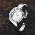 Orologio a bracciale CANSNOW da donna argento con quadrante creativo a mezzaluna e quarzo - Argento Bianco