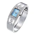 Detalle de elegante reloj de brazalete plateado con esfera azul y pedrería - Azul