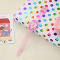 Detalle de un lindo reloj de cuarzo rosa transparente para niñas con esfera digital - Longitud: 23cm Esfera: 3,2cm / Rosa