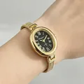 Elegante Damen-Quarzuhr mit goldenem Mesh-Armband und schwarzem Zifferblatt mit römischen Ziffern. - Goldgehäuse Schwarzes Zifferblatt