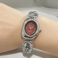 Montre à quartz élégante pour femmes avec cadran ovale rouge et bracelet chaîne variante - Boîtier Argent Cadran Rouge