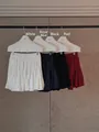 Minifalda plisada de cintura alta elástica en blanco, azul marino, negro y rojo - S / Bottoms / Rojo