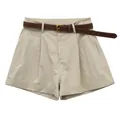 Pantalones cortos casuales kaki plisados para mujer con cinturón marrón y dobladillos - S / Bottoms / Albaricoque Gris