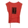 T-shirt femme rouge-orangé à manches courtes, imprimé vintage et lien sur le côté - S / Hauts / Rouge