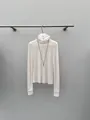 Elegante jersey de cuello alto beige de lana Tencel con collar negro fino para mujer - S / Tops / Albaricoque