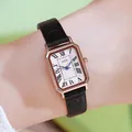 Élégante montre à quartz GEDI vintage pour femme avec petit cadran carré et cuir noir - Boîtier Or Rose Cadran Blanc Bracelet Noir