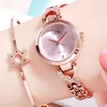 Stilvolle GEDI Damen Quarzuhr mit kleinem Zifferblatt mit Diamanten und passendem Armreif - Roségold Rosa Zifferblatt Roségold Armband
