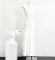 Elegante abito lungo in seta cupro bianco puro con un design estetico minimalista. - Taglia S / Vestiti / Bianco