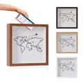 Boîte à ombre en bois pour billets de voyage avec carte du monde en quatre couleurs - Nouveau Tour du Monde (Grand Avion) / 20x20cm / Noyer