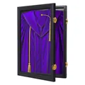 Cornice portaoggetti nera da 20 pollici con abito accademico viola e nappa dorata - Venatura del Legno Nero 14x18pollici / 35.7x45.7cm