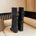 Stijlvolle zwarte hoge ridderlaarzen met afneembare schacht en zilveren gesp detail - 38 / Verbrede Kuit / 5cm Hak / Zwart