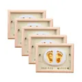 Cadre commémoratif d'empreinte de bébé en bois avec kit d'empreinte en argile dorée - Minimalist Style (PE1820-Hand and Footprint Frame) / 8 Pouces / Couleur Chêne Blanc
