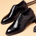 Eleganti scarpe stringate classiche da uomo in pelle nera stile Brogue per il business - 38 / Stile stringato intagliato Brogue (5386) / Nero