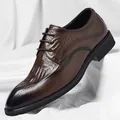 Scarpe stringate uomo in pelle marrone con motivo a coccodrillo e stile brogue - 38 / Scarpe Brogue Motivo Coccodrillo (22078) / Rialzo Invisibile 8cm / Marrone