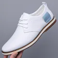Weiße Business-Freizeitschuhe aus Leder mit feiner Handnaht und blauen Akzenten - 38 / Weißer Litschitextur-Stil (9191) / Weiß