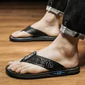 Bequeme schwarze Leder-Zehentrenner für Herren, stilvolle Sommer-Sandalen für draußen. - 38 / Stil 830 (830) / Schwarz