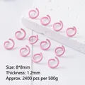 Primer plano de anillas abiertas de metal lacado rosa 1,2x8mm para bisutería DIY - 8mm / Rosa