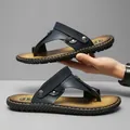 Tongs pour hommes en cuir bleu marine avec semelle marron pour la plage et l'extérieur. - 38 / Modèle 2668 / Bleu