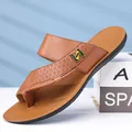 Elegantes sandalias marrones de hombre con tira trenzada para la playa y el verano - 40 / Estilo de Letras con Textura Tejida (K5110) / Marrón