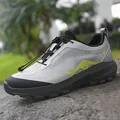 Scarpa da trekking leggera grigia per uomo con accenti gialli e allacciatura rapida. - 38 / Stile 31321 Montagna (31321) / Grigio nero