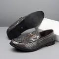 Mocassins élégants pour hommes en cuir tressé gris avec une boucle mors dorée - Vert Kaki