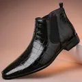 Eleganti stivali Chelsea da uomo neri con stampa coccodrillo e punta quadrata moderna. - 39 / Nero