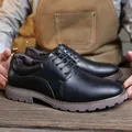 Scarpe Derby vintage da uomo in pelle nera con suola spessa e stile casual chic. - 39 / Nero