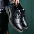 Scarpe Derby vintage in pelle nera da uomo con dettaglio tallone blu e suola spessa - 39 / Modello 3910 / Nero